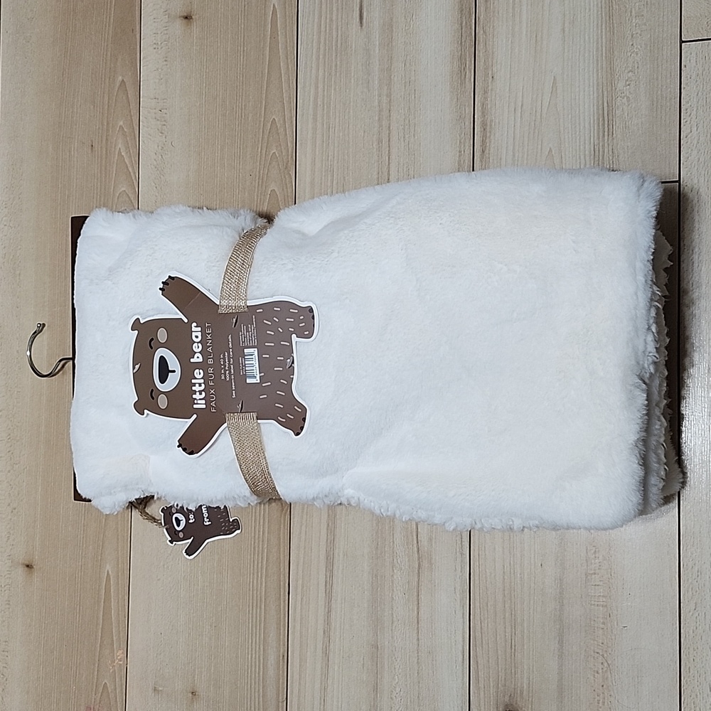 Little bear faux fur blanket
